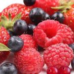 7 Reasons Why You Should Eat More Strawberries and Blueberries