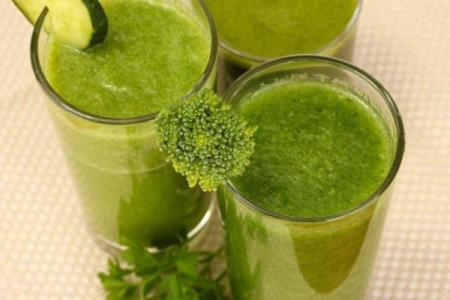 Why should a broccoli smoothie be a summer essential?