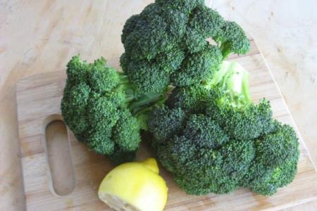 Stay healthy this autumn with broccoli and lemon