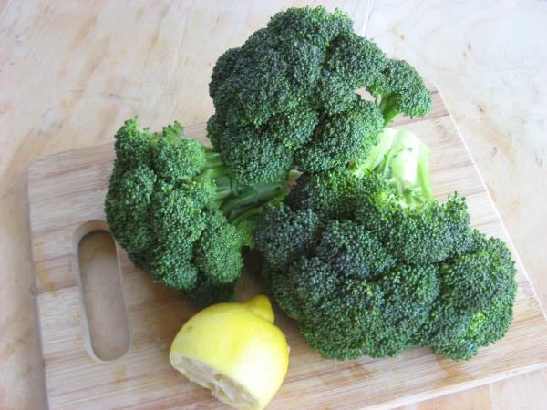 Stay healthy this autumn with broccoli and lemon