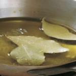 Surprising combination of bay leaves and olive oil