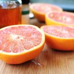 Grapefruit with honey melts fats, but beware!