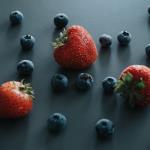 7 reasons why you should eat more strawberries and blueberries