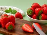 How can strawberries protect the brain, heart, and immune system?