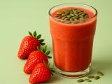 Two ingredients, a thousand reasons: why strawberry and pumpkin seed smoothie is a real treasure for the body