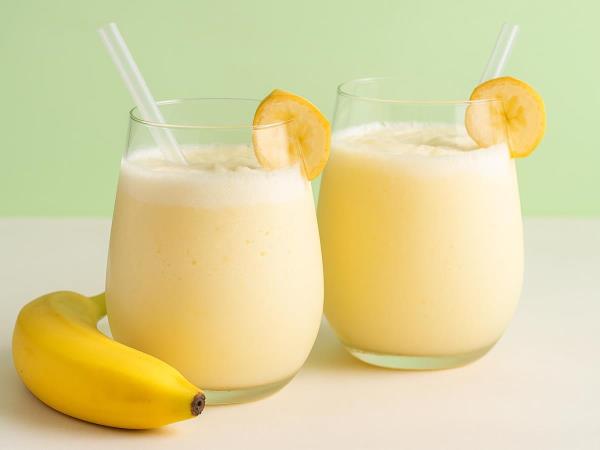 Food whisper: Tap or Spring? How a Glass of Sparkling Mineral Water Turns an Ordinary Smoothie Into an Energy Booster Food whisper: Tap or Spring? How a Glass of Sparkling Mineral Water Turns an Ordinary Smoothie Into an Energy Booster