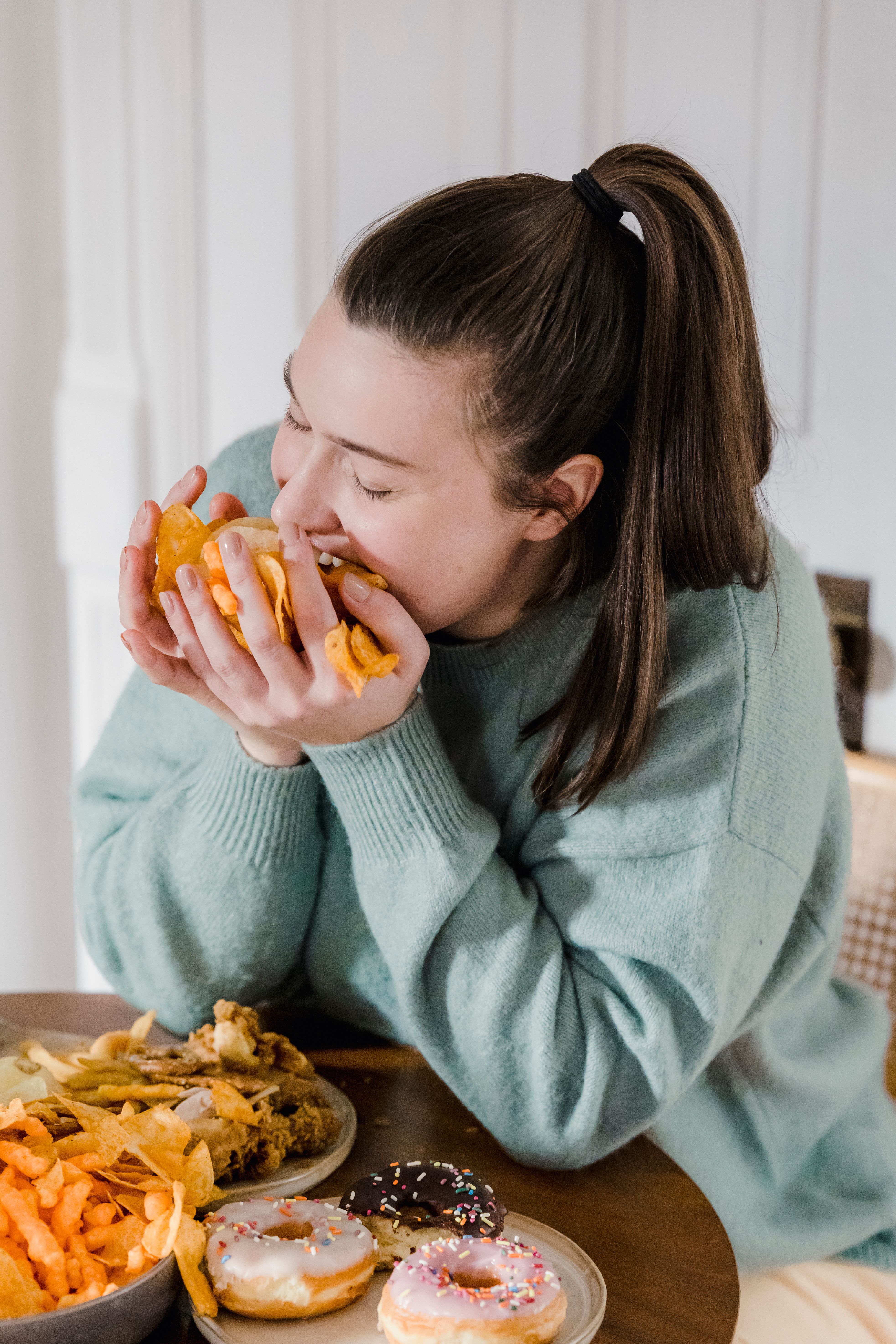 Still Hungry Right After Lunch? Your Triglycerides Might Be the Hidden Reason — and 4 Foods That May Help