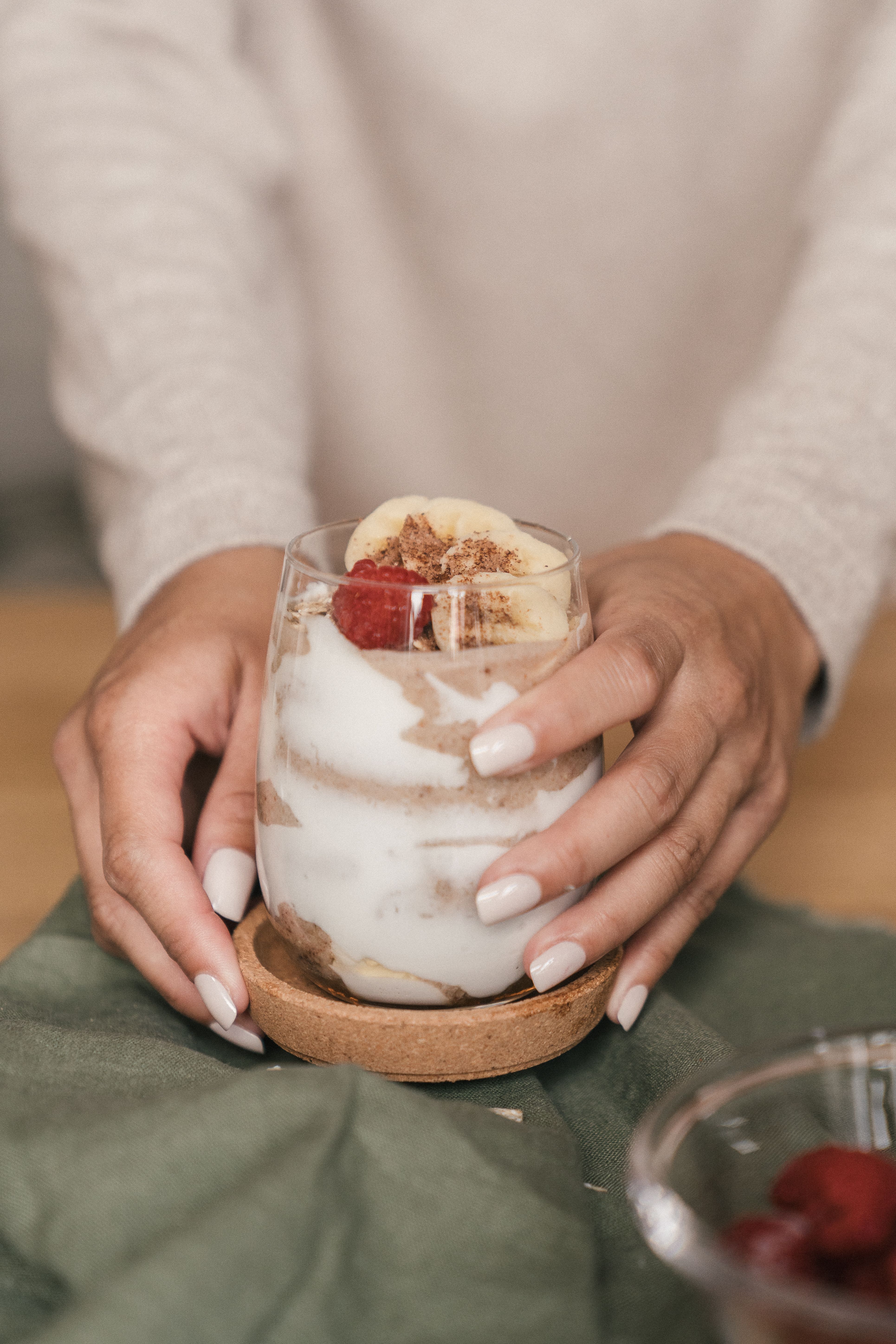 4  Ingredients, One Glass: The Pear, Banana, Raspberry & Kefir Morning Smoothie That Could Help You Start the Day Right