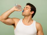 Water From a Plastic Bottle: Refreshment or a Quiet Chemical Risk?
