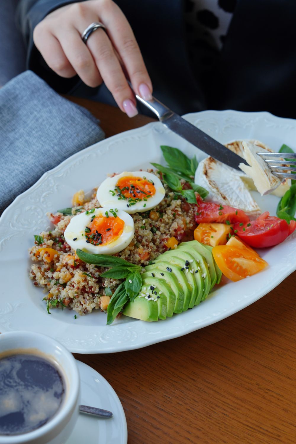 4 Healthy Breakfast Foods Nutritionists Quietly Avoid - Even Though Millions Eat Them Every Day