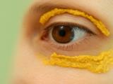 Turmeric Around the Eyes? The Old Indian Trick That Might Surprise You