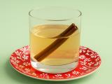 Banana and Cinnamon in a Cup: A Simple Evening Tea for Relaxed Muscles, Cozy Circulation and Better Sleep